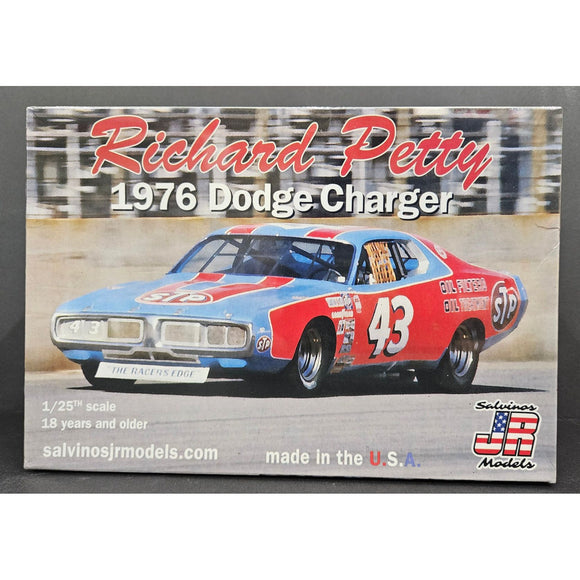 1/25 1976 Dodge Charger Richard Petty Model Kit