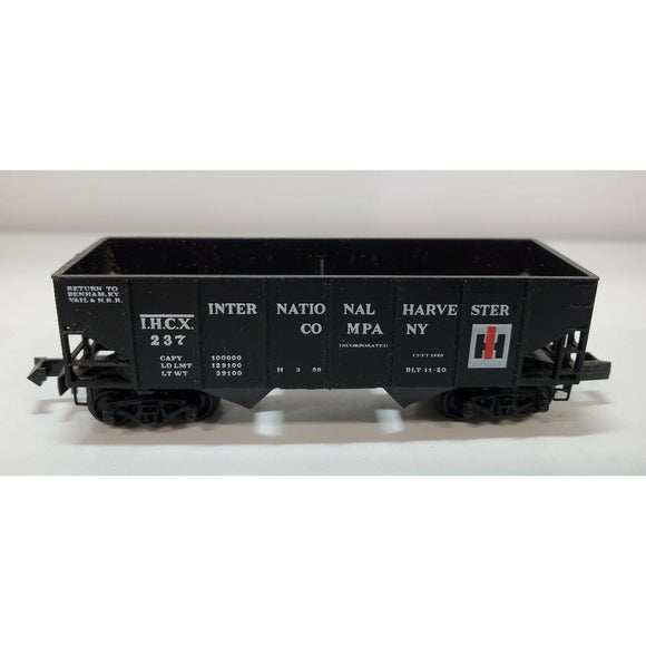 N Scale Micro Trains International Harvester 237 Hopper