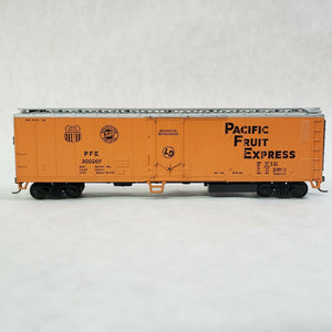 Athearn HO Scale 50' Pacific Fruit Express Smooth Side Reefer