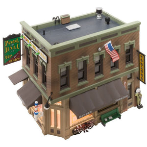 BR5024 HO B/U Corner Emporium